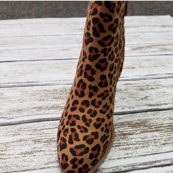 New Hostess Pick Very Violative Leopard Booties - Picture 6 of 7